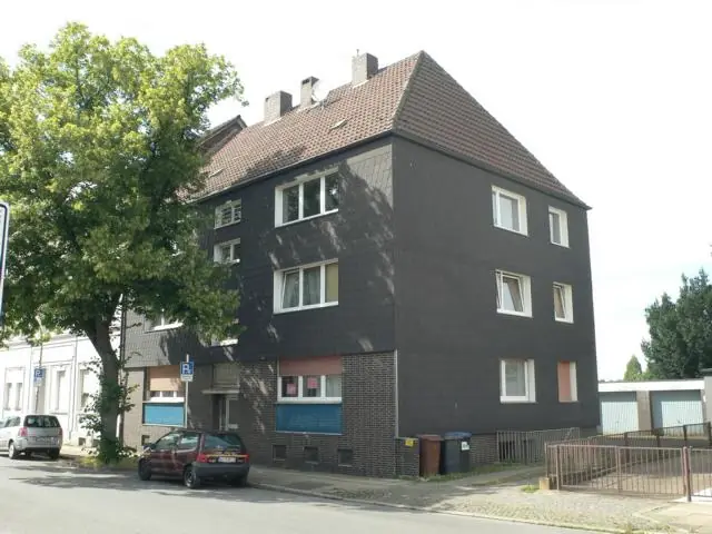 Sechsfamilienhaus mit vier Garagen, Witten